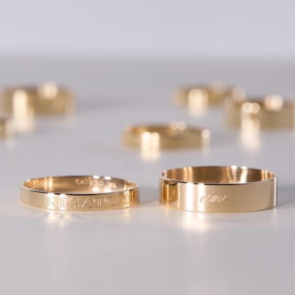 Grand Tomboy Engravable Gold Ring - Image 9